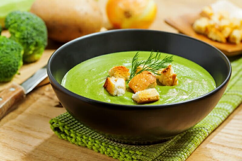 Broccoli Crème Suppe am Ernärungsmenü fir Gewiichtsverloscht